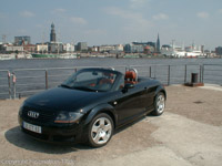 13. August 2000 / Hamburg / Foto-Shooting im Hamburger Hafen